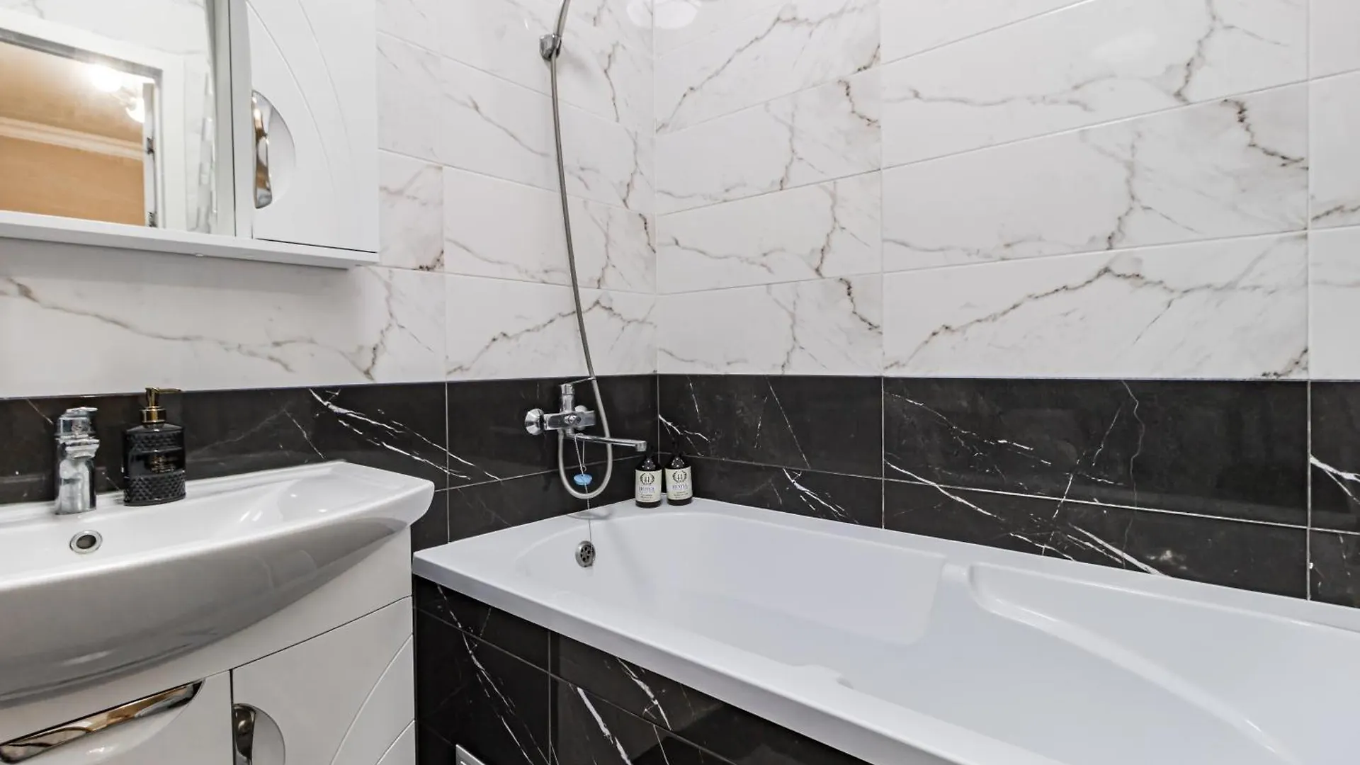 Уютная 1Шка В Жк Авеню Возле Аквапарк Ailand Apartamento Astana